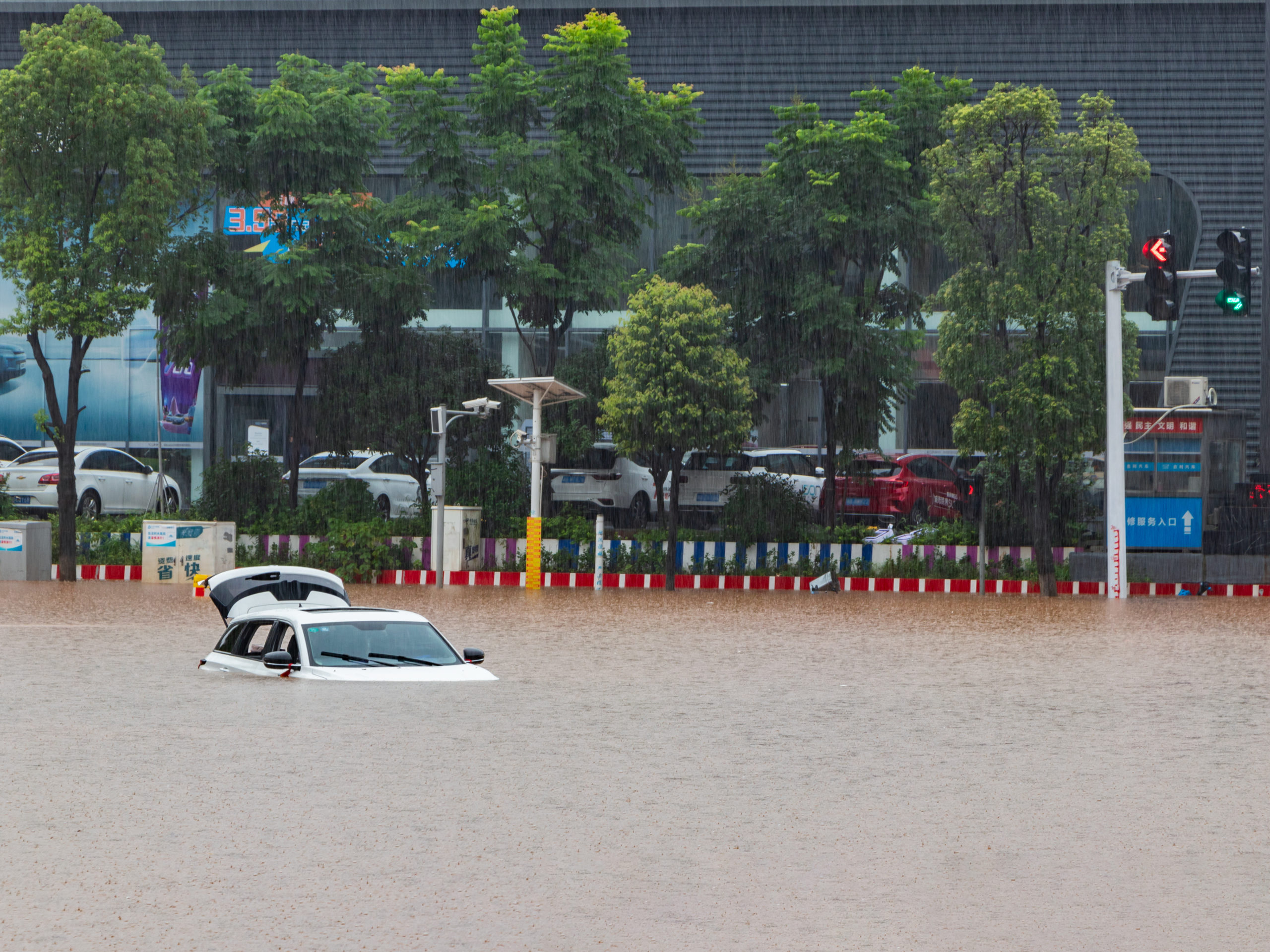 Risk posed by heavy rainfalls continues expanding 