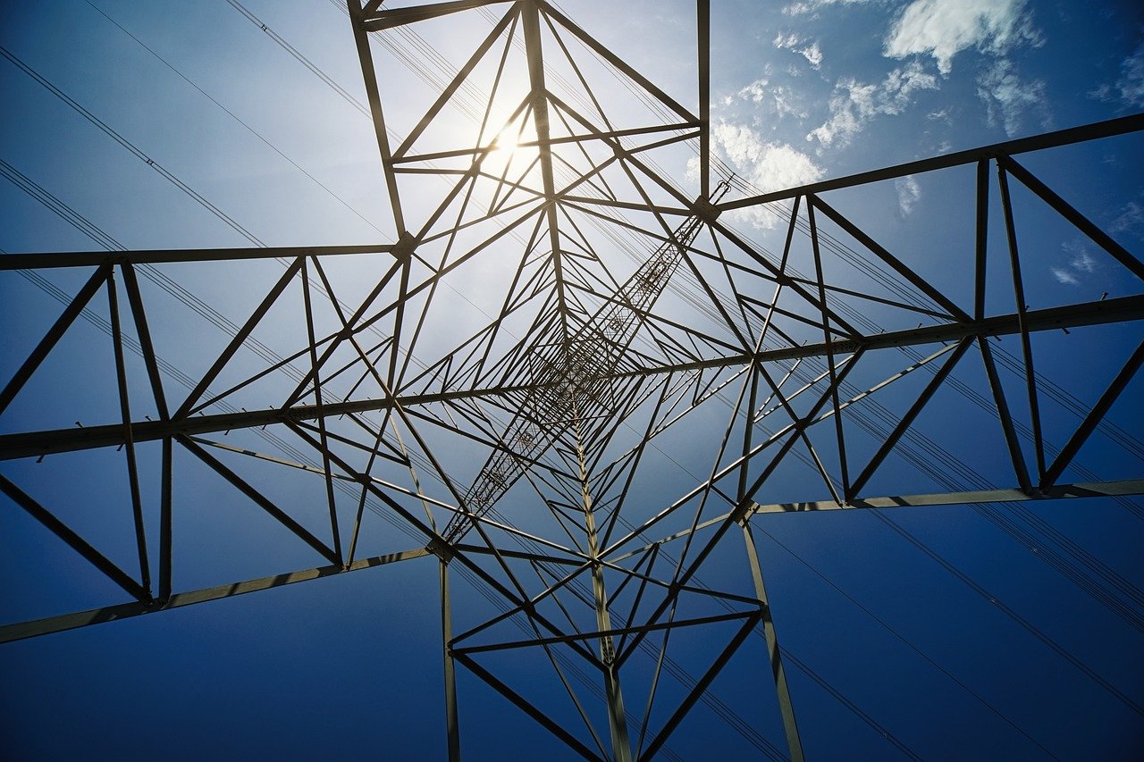 Promote China’s energy conservation and carbon reduction efforts by cost constraint and price transmission mechanisms
